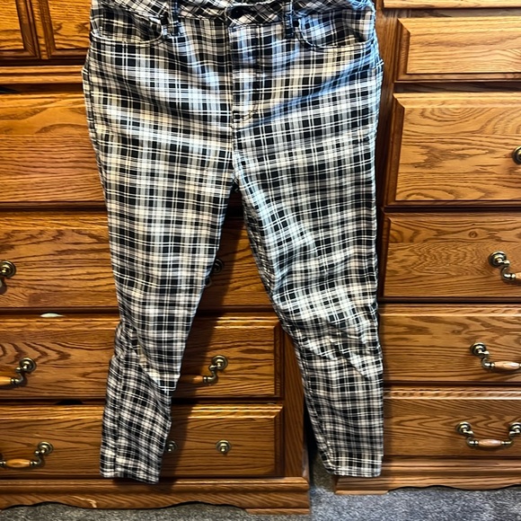 Cream and black checkered like Jeggings - Picture 1 of 4